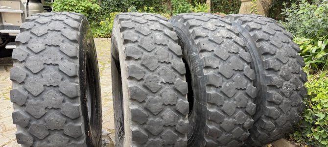 Reifenwechsel am Expeditionsmobil MAN TGS 6×6 mit Bordmitteln